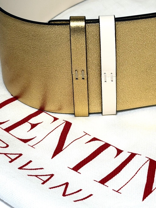 Valentino Garavani Reversible VLogo Waist Belt – White/Gold Leather main image 9